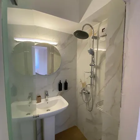 Andry's Living 1 By 8essentially Apartament *